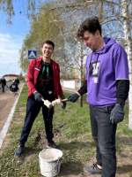 Более 50 сотрудников АО «Аммоний» приняли участие в субботнике в Менделеевске