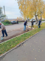 Медработники Менделеевска участвуют в городском субботнике