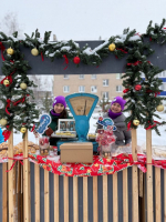 На гастрофестивале по-Менделеевски приготовили 10 килограммов плова, угощали татарским чаем и глинтвейном