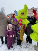 На гастрофестивале по-Менделеевски приготовили 10 килограммов плова, угощали татарским чаем и глинтвейном