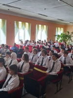 Школьникам Менделеевска показали устройство БПЛА и рассказали о службе в войсках беспилотных систем